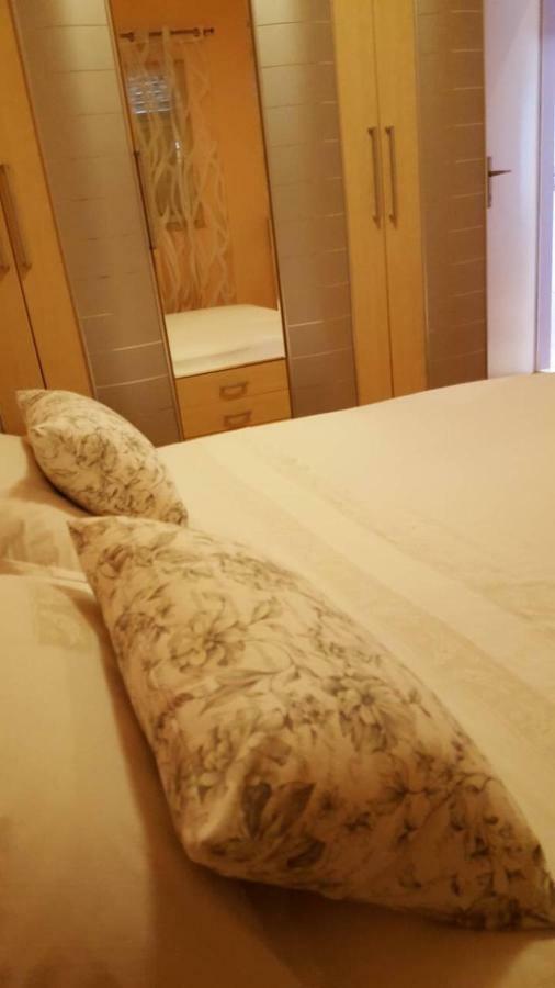 דירות Kaštela Apartman Luly מראה חיצוני תמונה